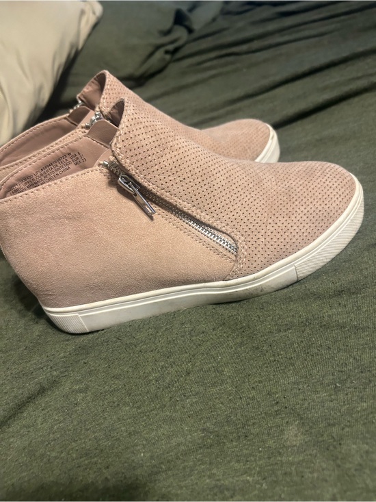 Shoes - Wedge Sneaker Slip-On in Blush Pink